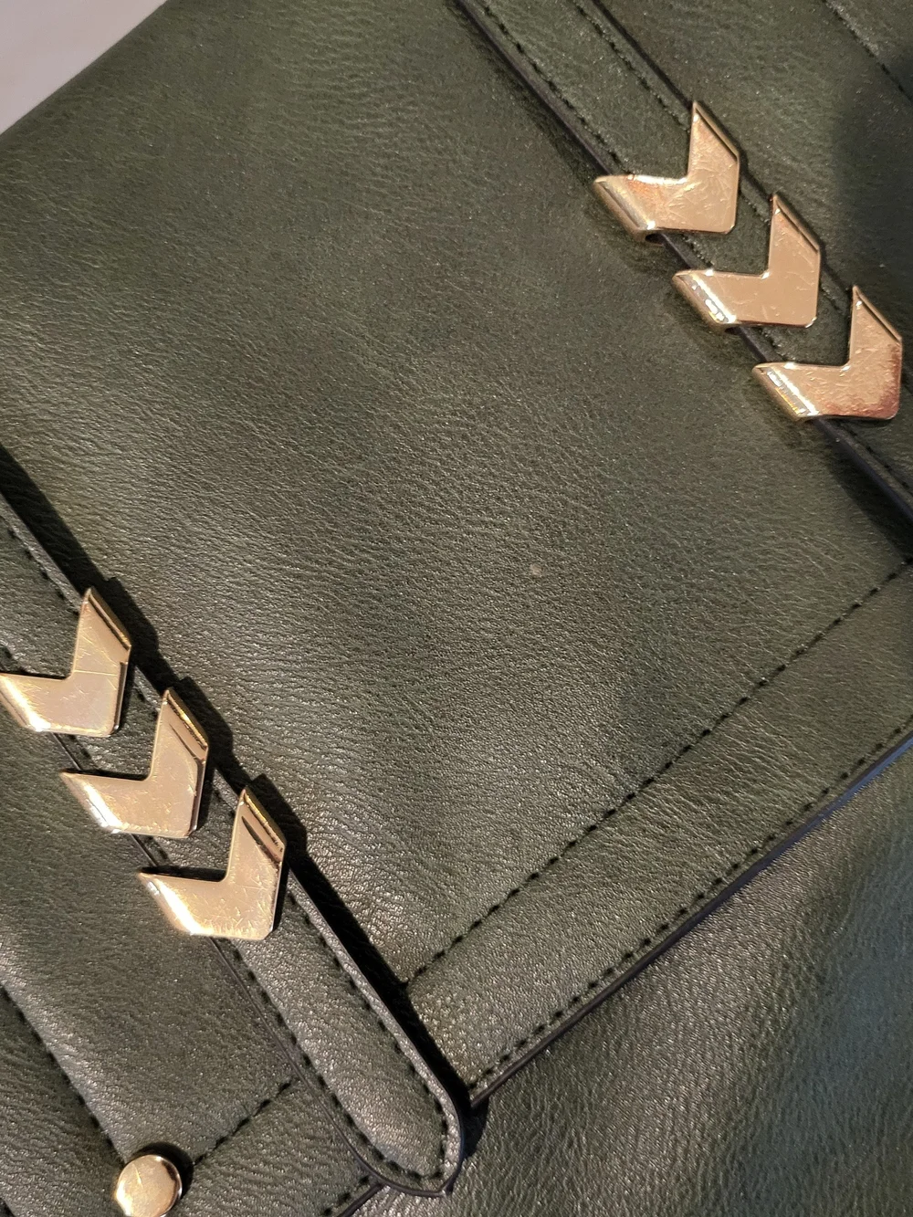 Olive Green Gold Chevron Crossbody Shoulder Bag Multi Compartment Purse